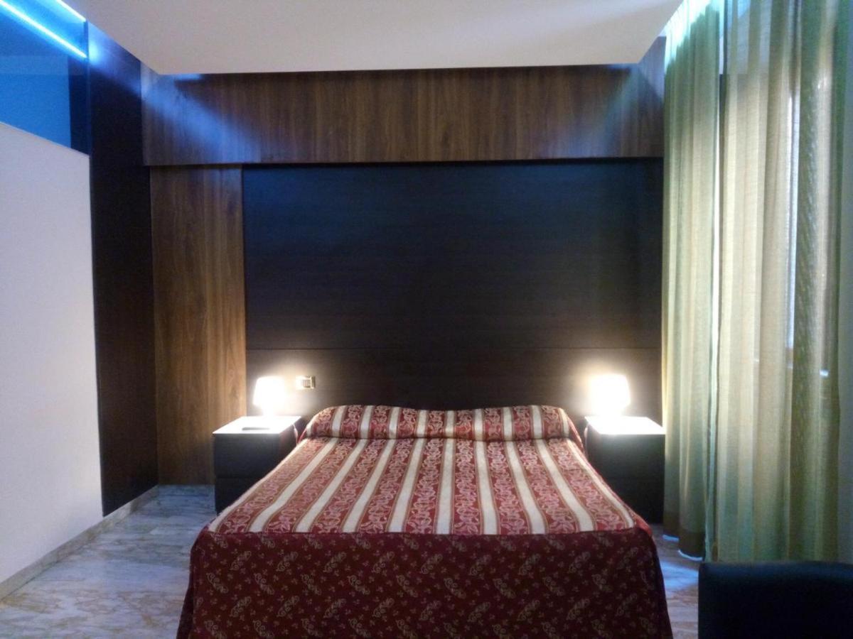 Hotel Milazzo ローマ エクステリア 写真